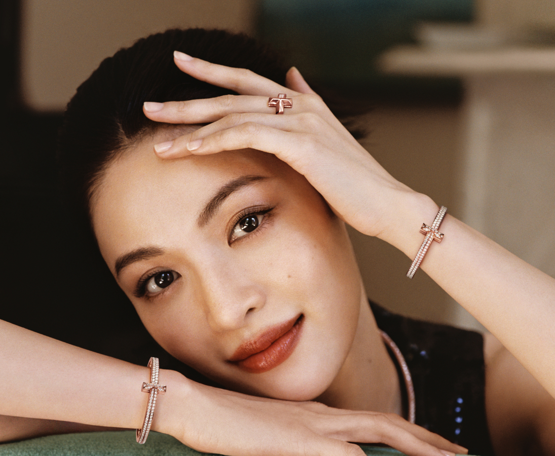 Tiffany & Co. 2023 Holiday Campaign Starring China Brand Ambassador Elaine Zhong Photo Credit: Tiffany & Co.