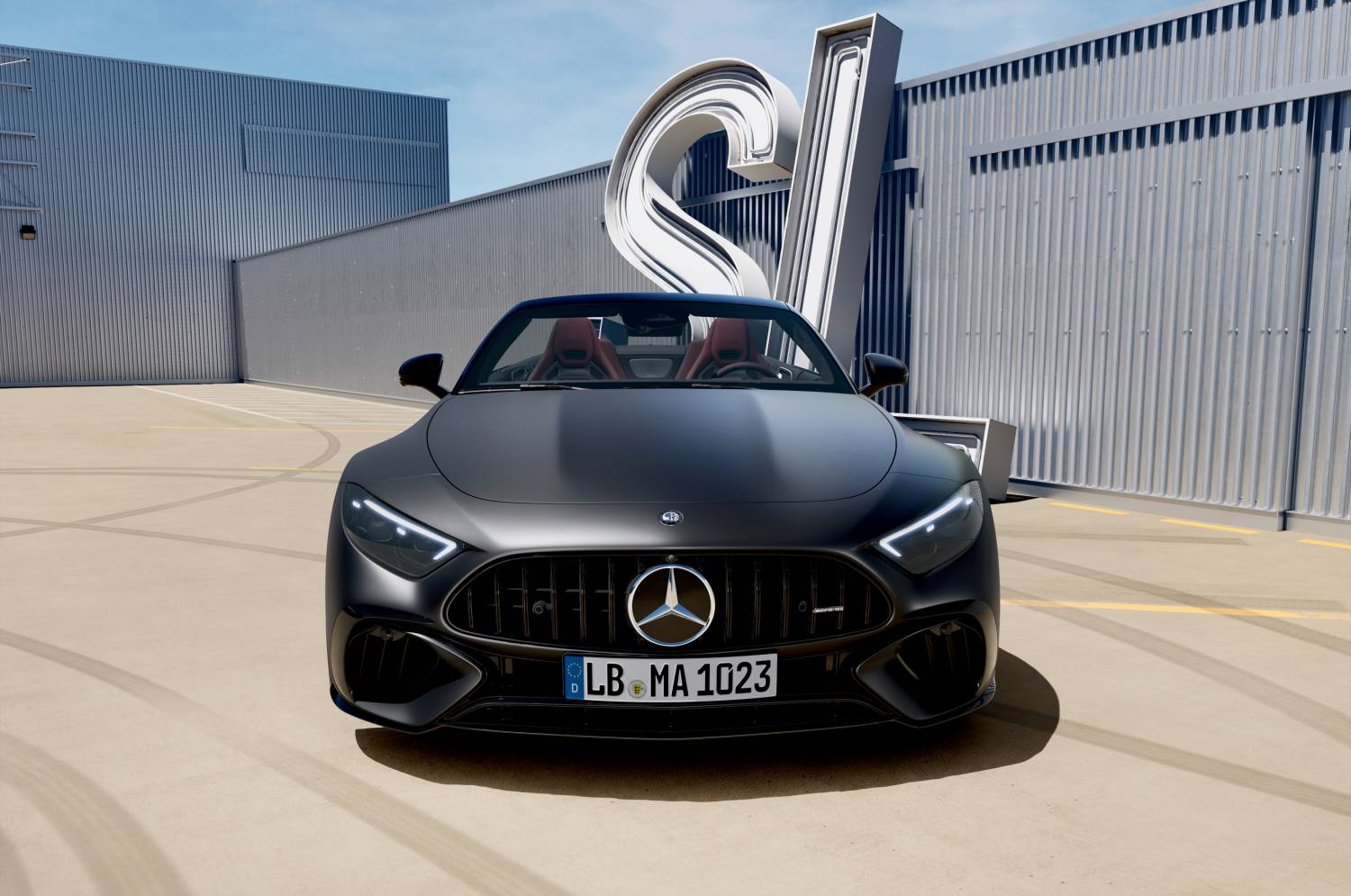 Mercedes-AMG SL 63 S E PERFORMANCE (weighted energy consumption, combined 11.5 kWh/100 km plus 7.7 l/100 km; weighted fuel consumption combined with discharged battery 11.7 l/100 km; weighted CO₂ emissions, combined 175 g/km; weighted CO₂ -class combined: F; weighted CO₂-Klasse with discharged battery: G). Photo: Mercedes-AMG