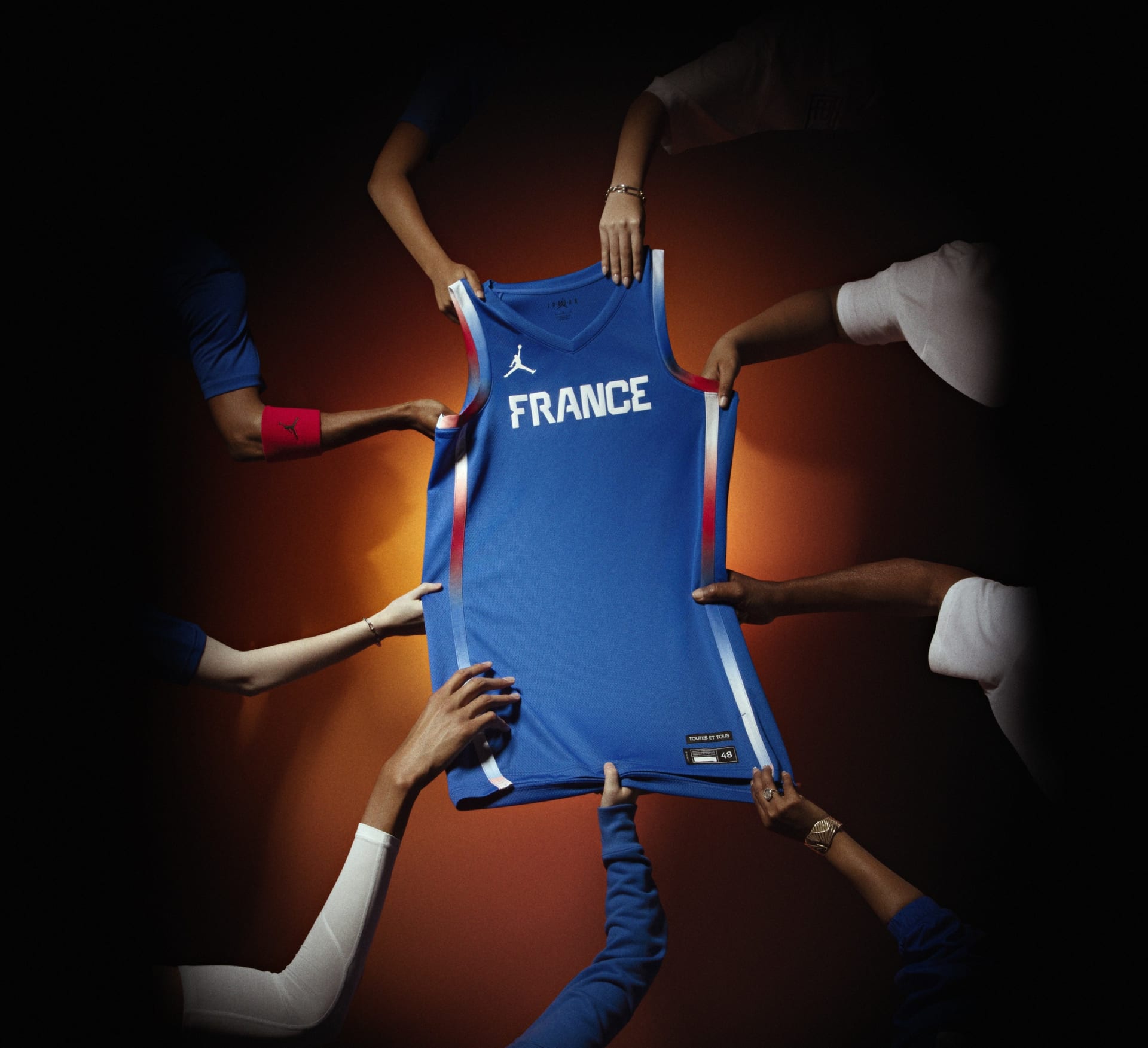 Most notable in Jordan Brand’s France Basketball National Team collection is the Blues’ new away jersey, first worn by basketballers Victor Wembanyama, Dominique Malonga and Bilal Coulibaly during a Nike “Victory Mode” tour stop in Nanterre.Photo: Nike