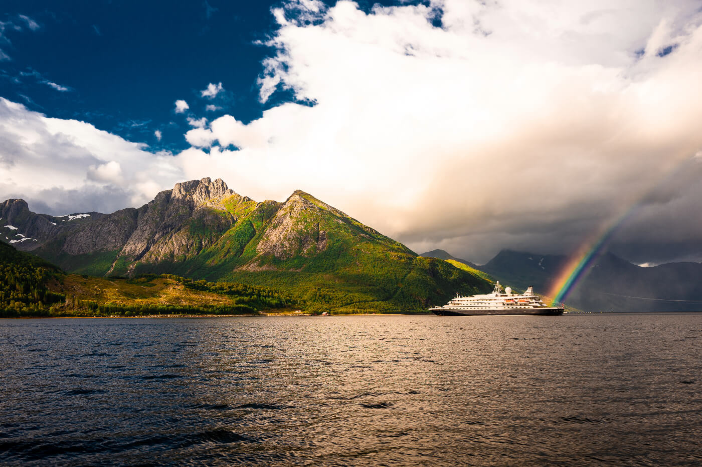 Photo: SEADREAM YACHT CLUB
