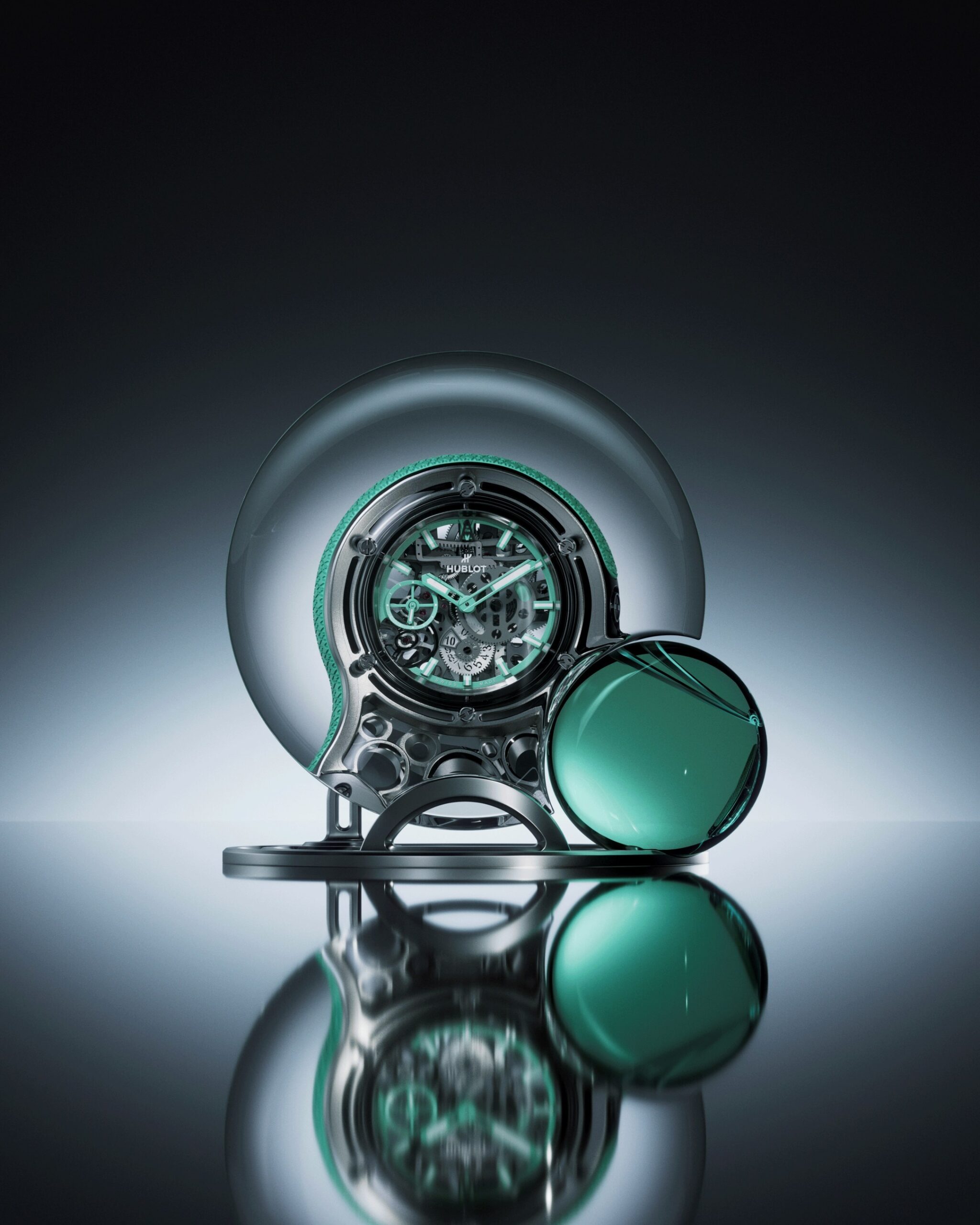 The Hublot Arsham Droplet with its table stand - Photo : Hublot